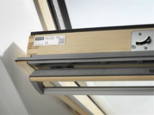 Střešní okno VELUX GGL 3068 MK08 kyvné Velux