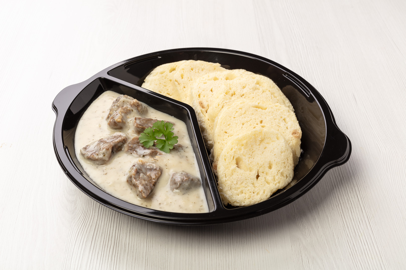 Chlazené - Hovězí maso s koprovou omáčkou