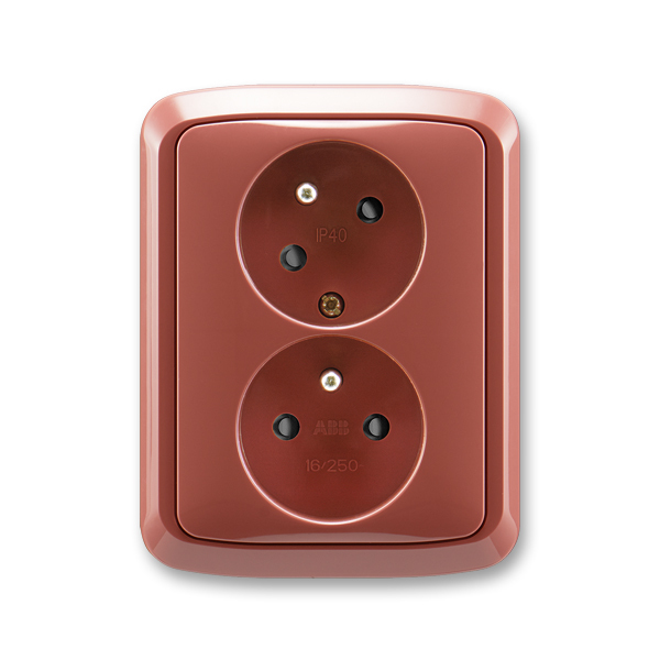 Zásuvka dvojnásobná natočená s ochrannými kolíky