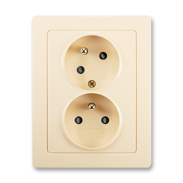 Dvojzásuvka natočená Swing L ochranné kolíky