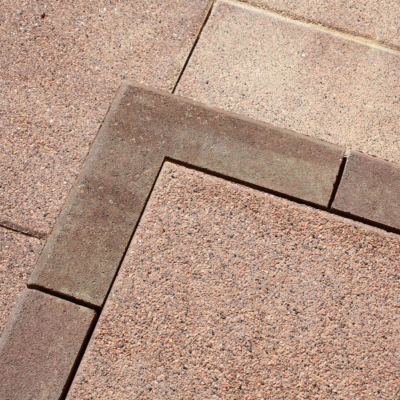 Obrubník rohový vnější BEST LINEA standard karamelový 80x250x250 mm BEST