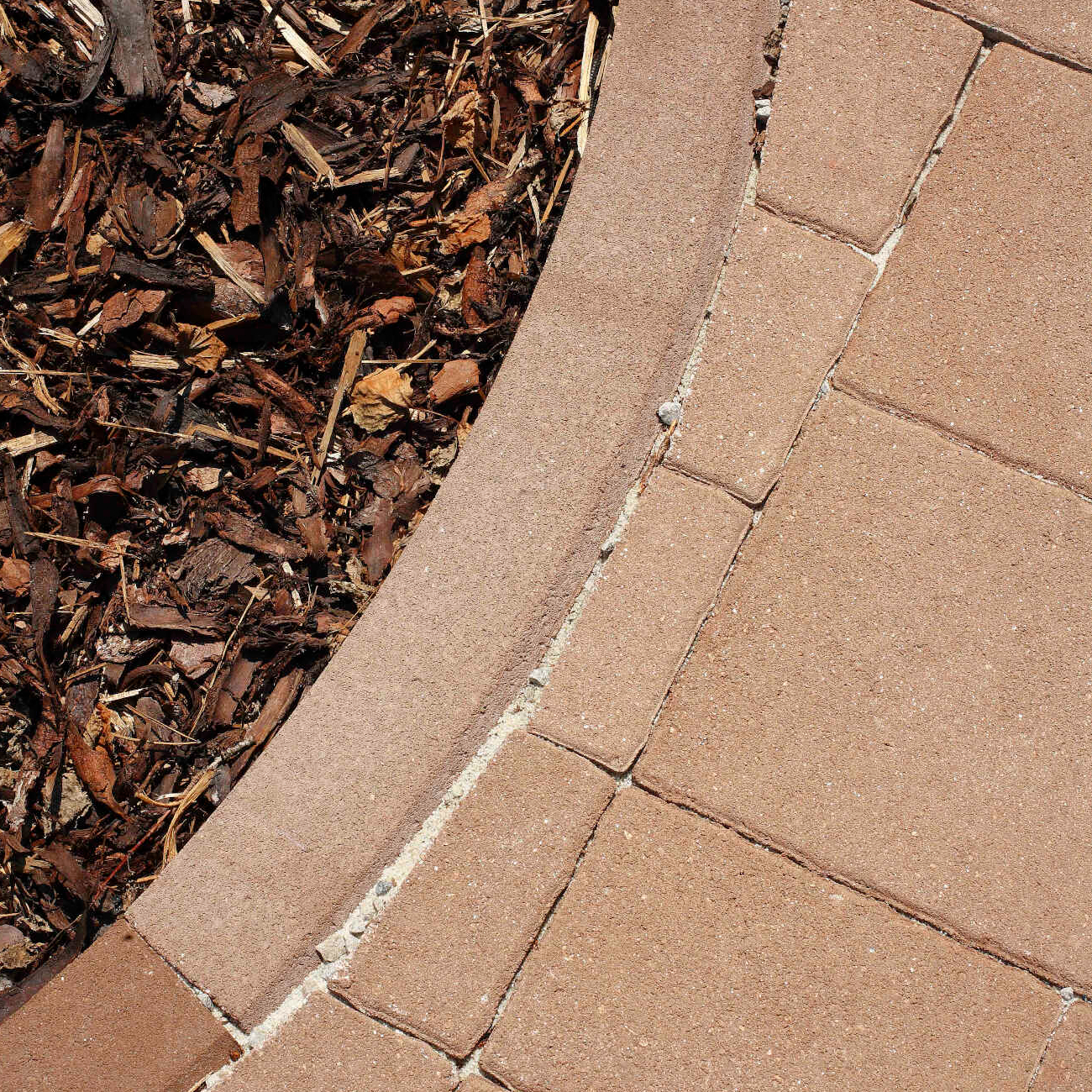 Obrubník obloukový vnější BEST LINEA standard karamelový 80x780x250 mm BEST