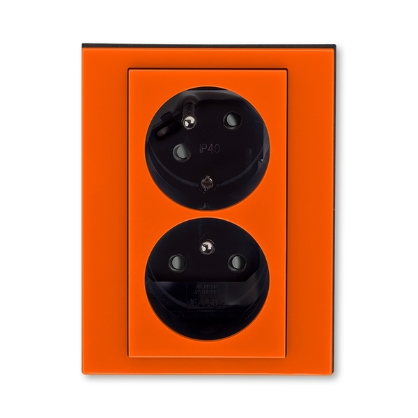 Zásuvka 230 V dvojnásobná kompletní ABB Levit oranžová