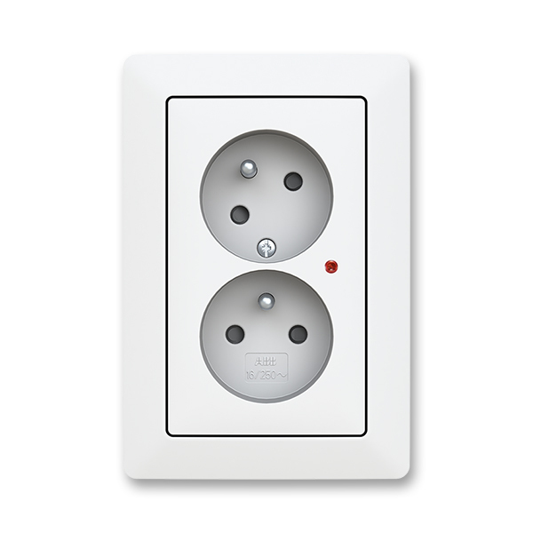 Zásuvka 230 V dvojnásobná ABB Zoni přepěťová ochrana matná bílá ABB