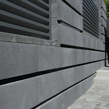 Tvárnice plotová BEST ROKA I antracit 300×500×250 mm BEST